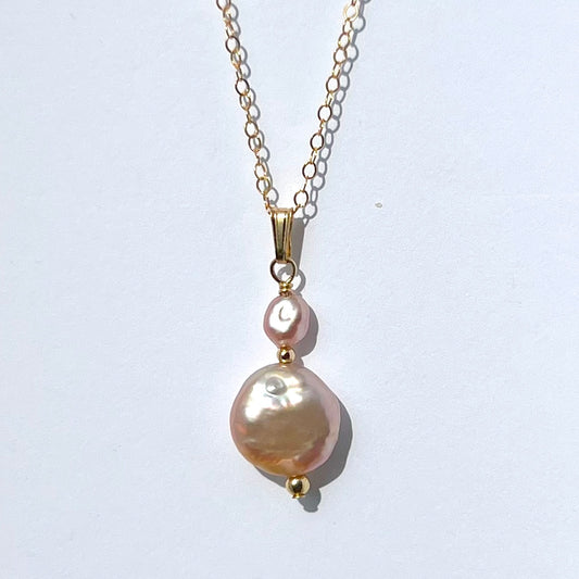 Rosa Pearl Mini Necklace