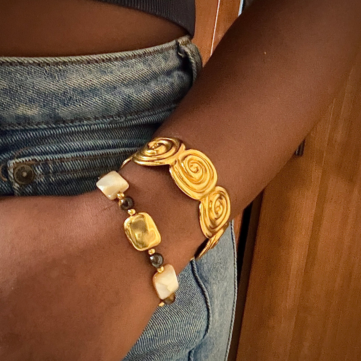 Chic Tiger’s Eye & Shell Bracelet